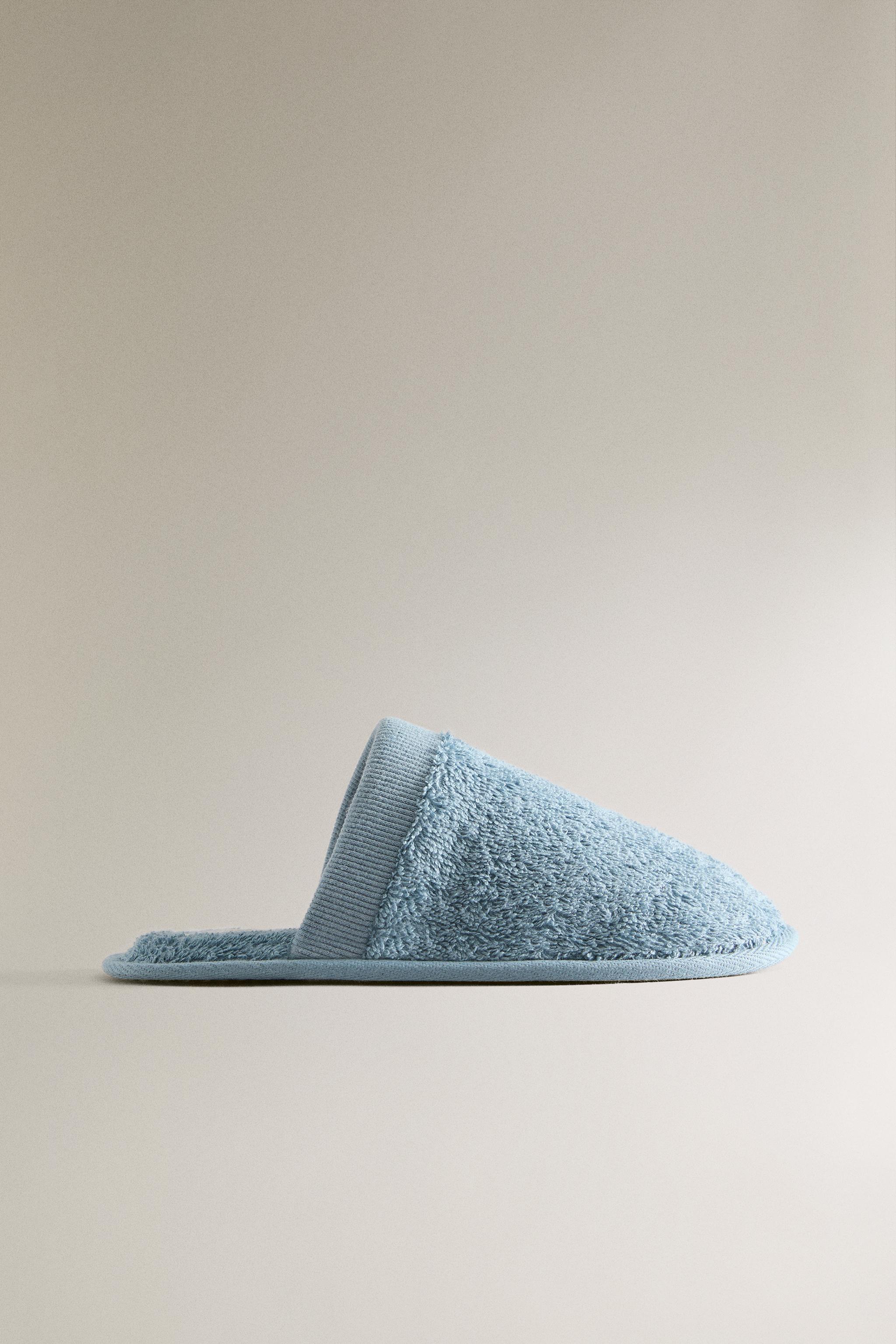 CHAUSSONS ENFANT OUVERTS À L'ARRIÈRE SERVIETTE DE BAIN
